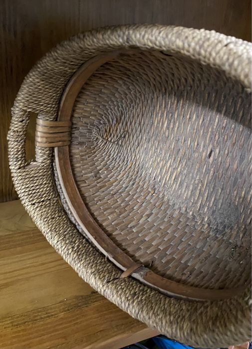 Cestas de palha (duas)