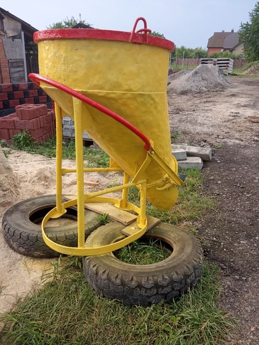 Лійка бетонна,туфелька,рюмка,бадя