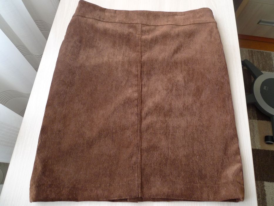 Юбка вельветовая р. M - L Новая