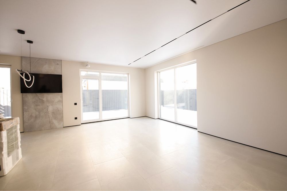 Продаж будинку дуплекс з ремонтом