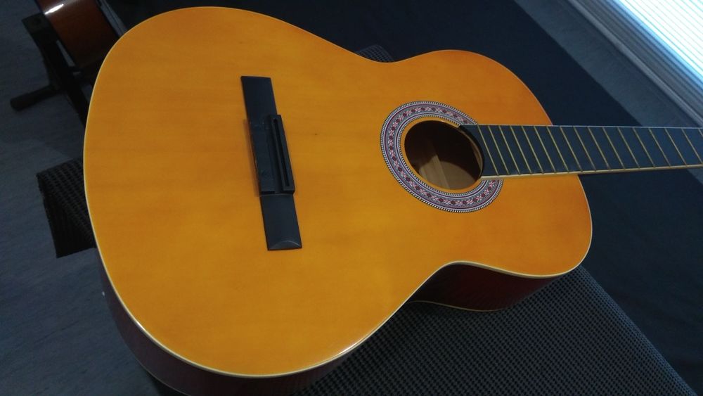 Violão GOMEZ cordas nylon