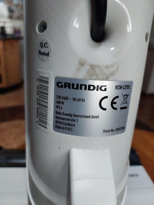 Миючий дротовий пилосос Grundig