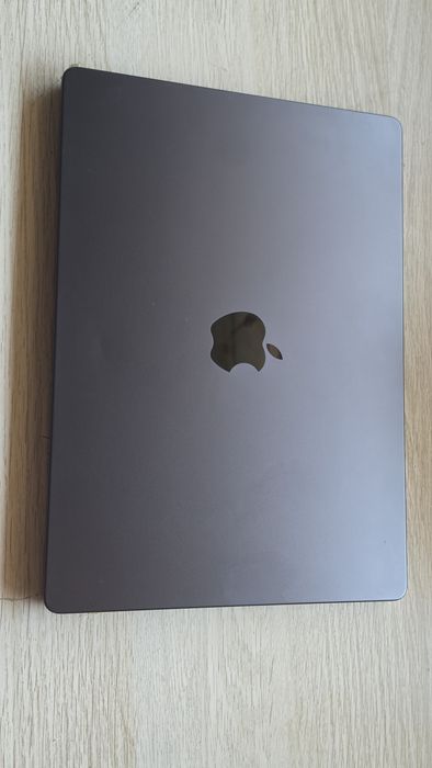 Macbook Pro M3 2023 18gb/512gb