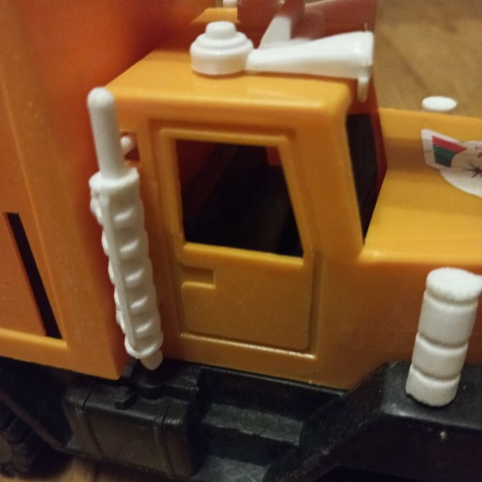 Іграшка машинка-кран