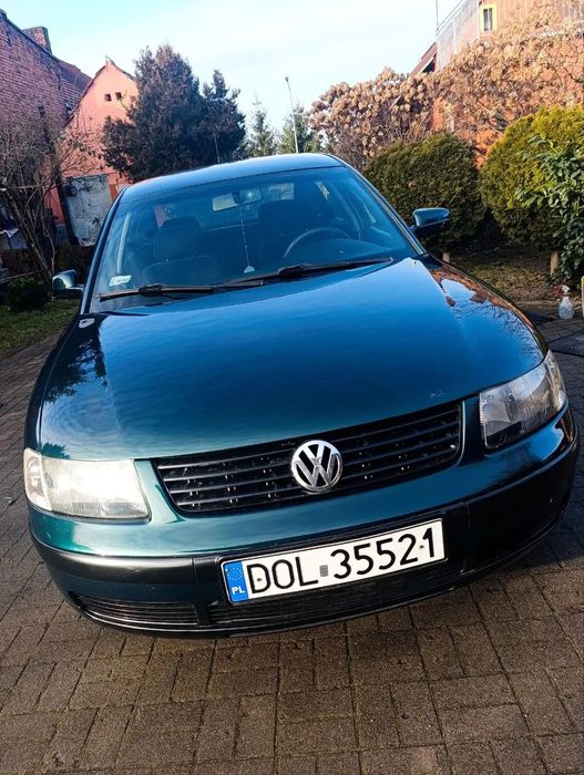 Volkswagen Passat Zwierzo pomalowany stan siadaj i jedź