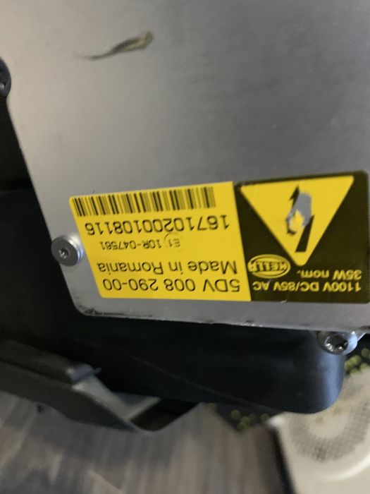 Mercedes w240 Maybaсh a2408201661 фара права америка