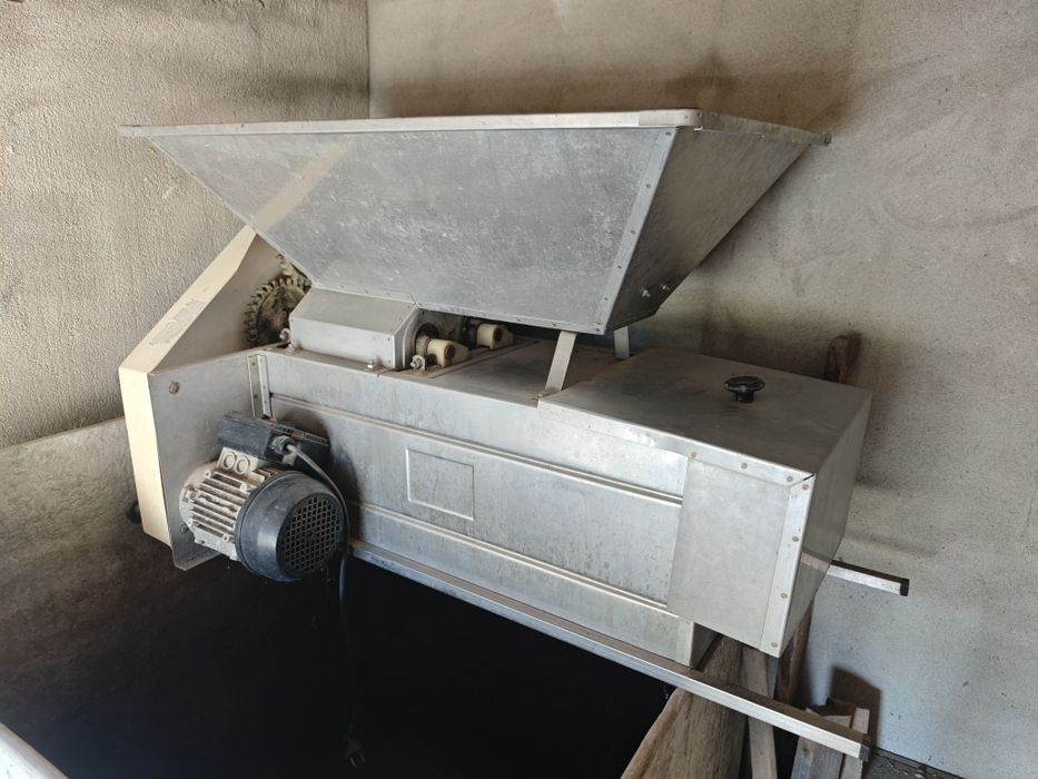 Triturador desengaçador de uvas