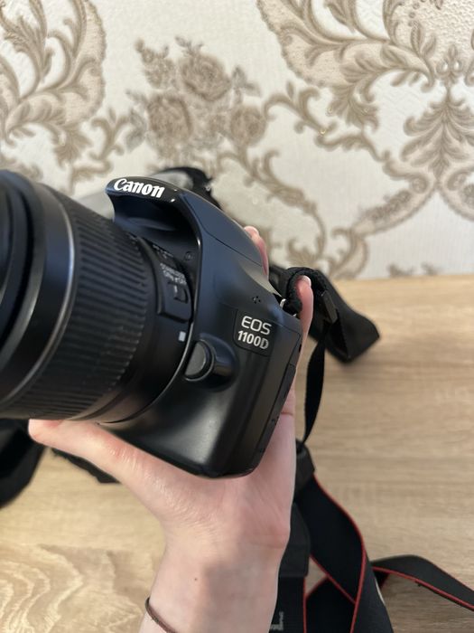 Фотоапарат Canon 1100D повний комплект в ідеальному стані