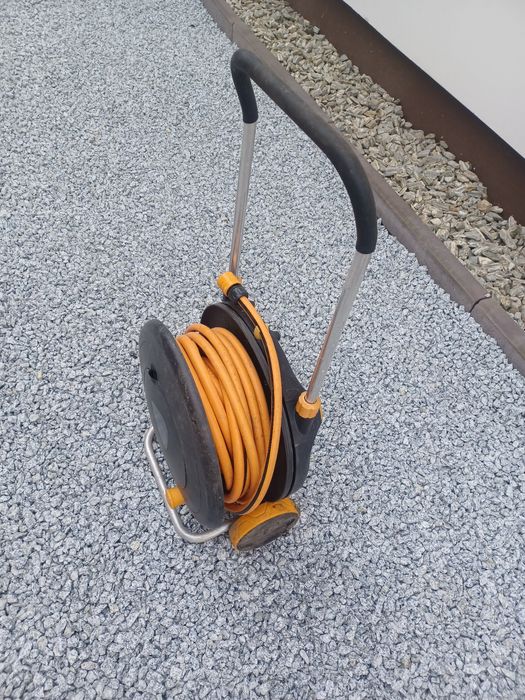 Zwijacz na wąż Fiskars Wąż ogrodowy