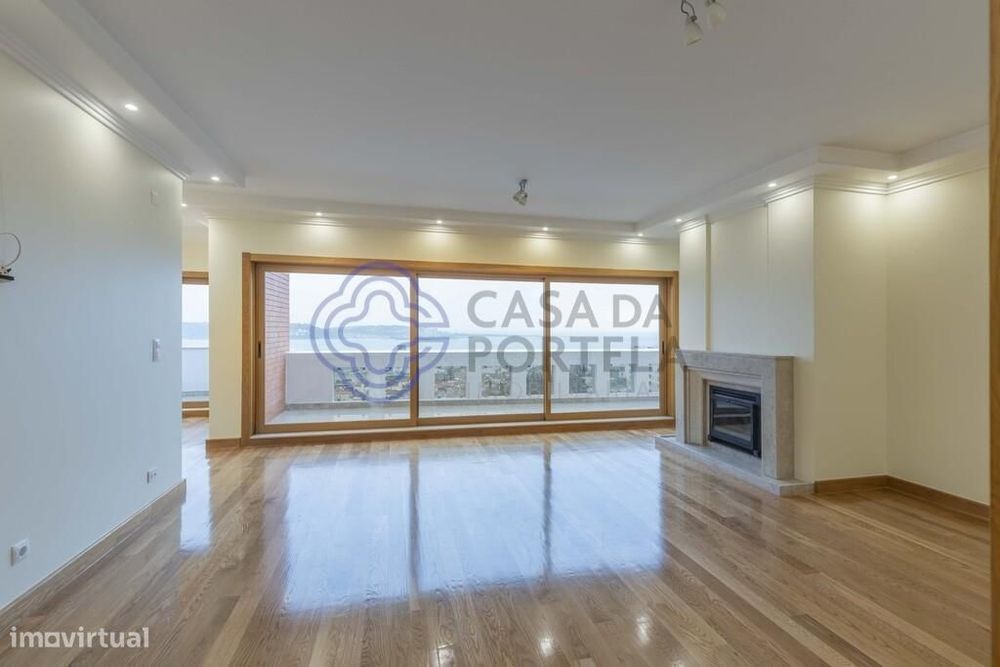Apartamento T4 em Condominio Fechado - R. Dr. Mário Charrua, 4  - Algé