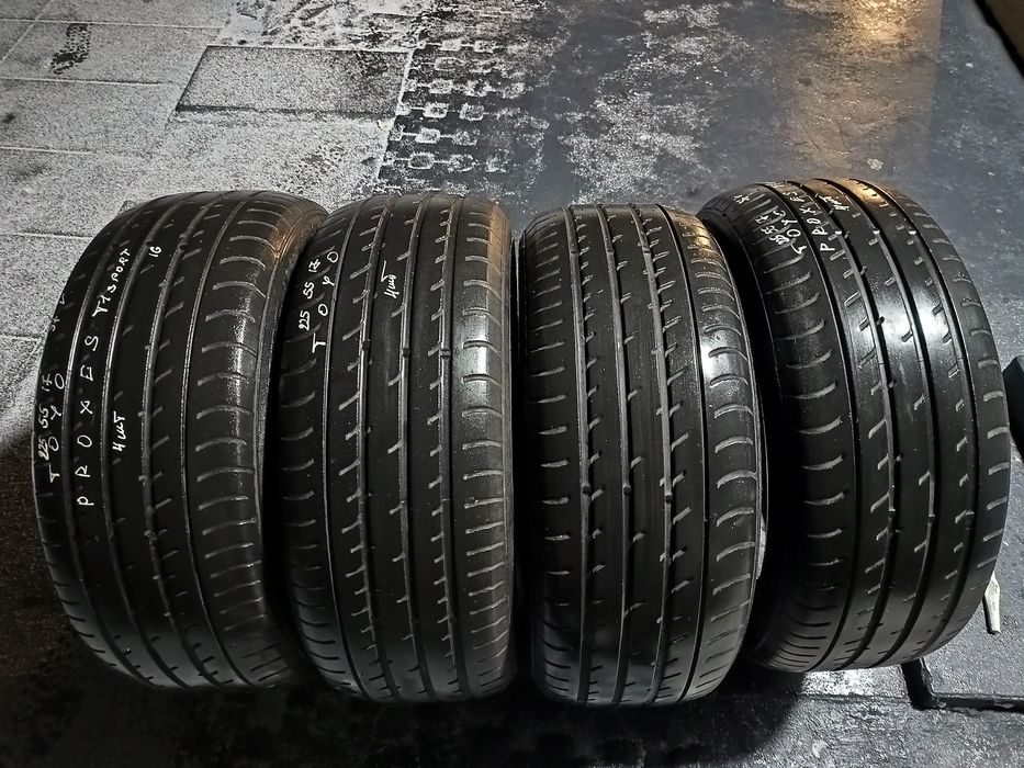225/55/17 Toyo Proxes комплект летней резины