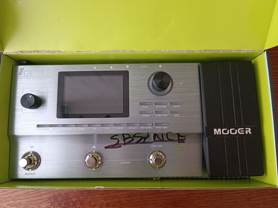 Гітарний процесор Mooer GE200