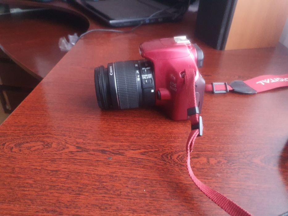 Фотоапарат Canon 1100D