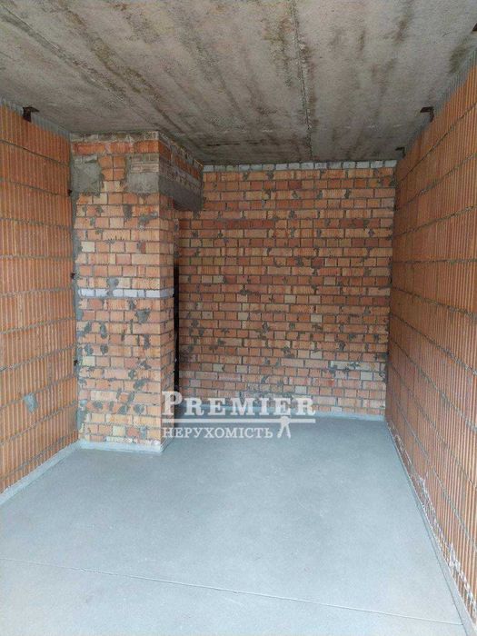 Продам 1но кімнатну квартиру в цегляному будинку з індивідуальним опаленням (АОГВ)