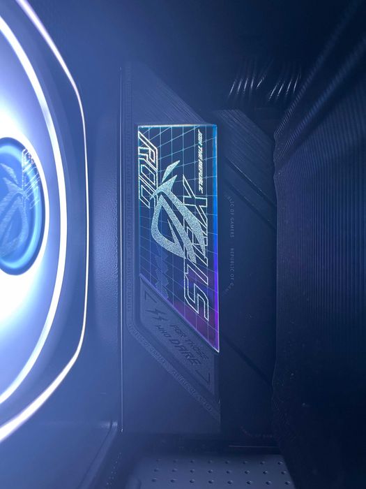 Komputer Gamingowy | ryzen 9 7950x3d | rx 9070 xt nitro + | 32GB CL36 5600Mhz ram | 1.5 Tb ssd | argb |