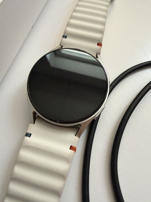 Zegarek Galaxy Watch 7 LTE GPS  WiFi
