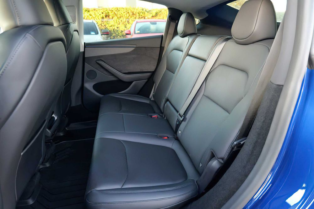 Tesla Model Y      2026