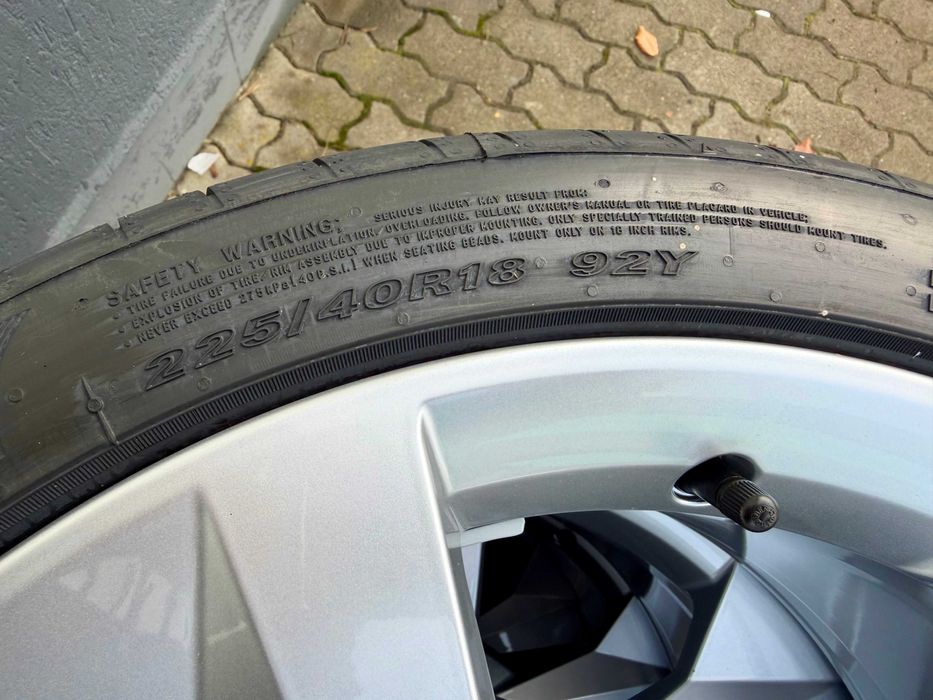 Alufelgi Audi A3 S3 S-Line 8Y0 Oryginalne 18 Letnie FABRYCZNIE NOWE