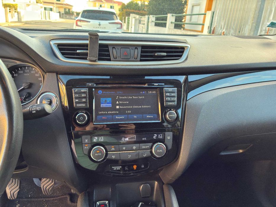 Nissan Qashqai 1.5 dCi N-Connecta 18" Branco Pérola