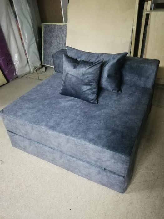 Безкарскасний диванчик