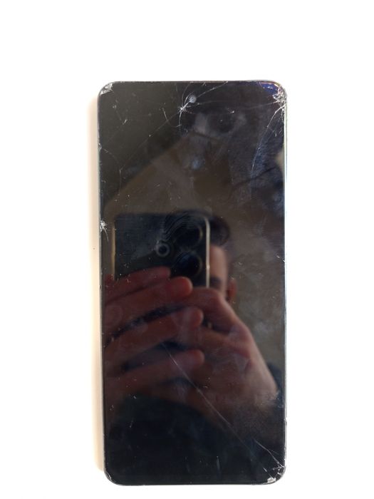 4 Telemóveis com tela quebrada