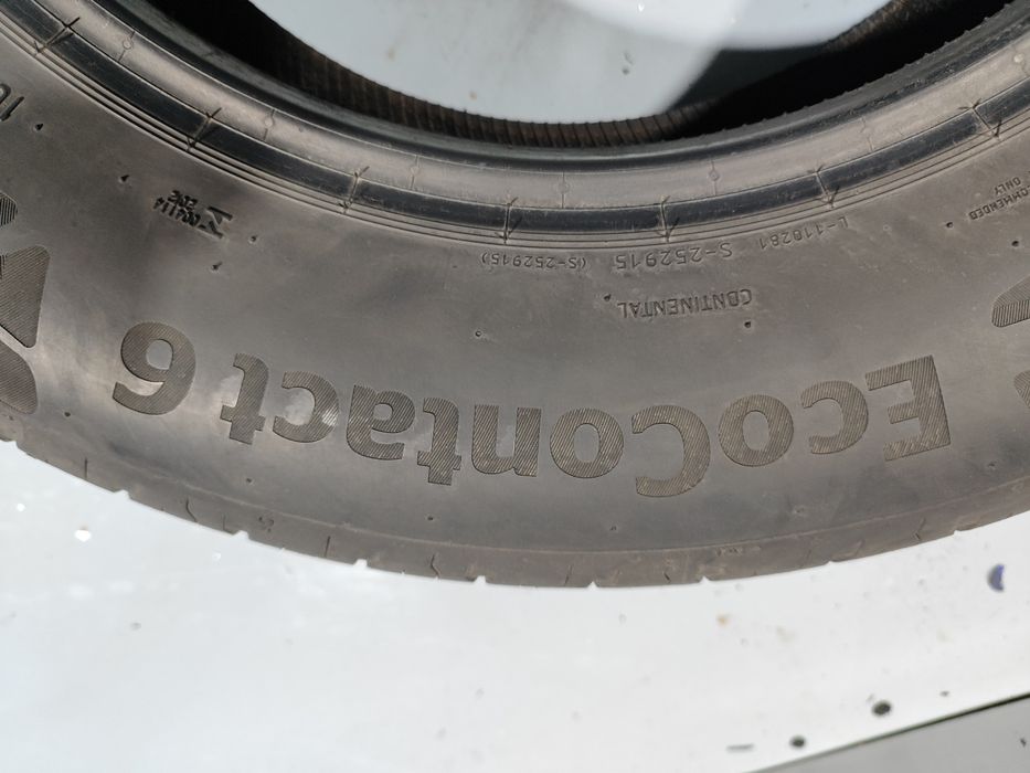 2 pneus semi novos 215-65R16 Continental - Oferta dos Portes