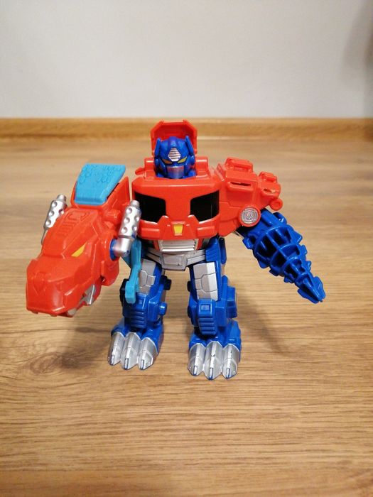 Figurka Optimus Prime...