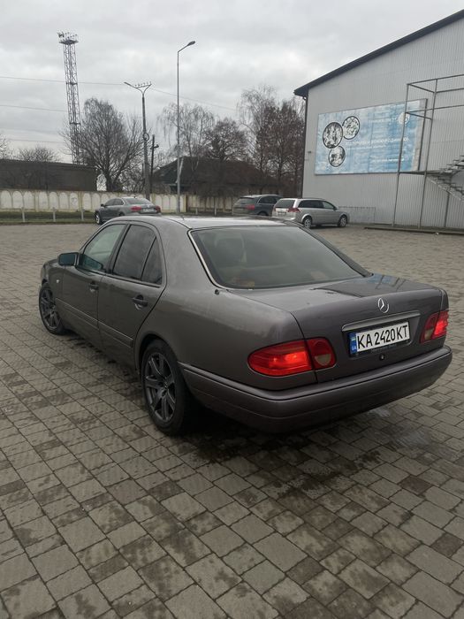 Продам mercedes w210