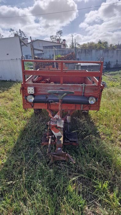 Reboque de Trator com direção + Charrua