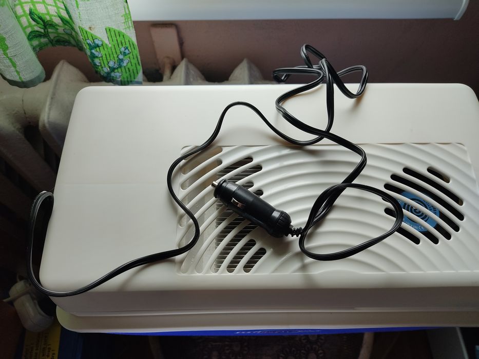 Продаж. Автомобільний холодильник