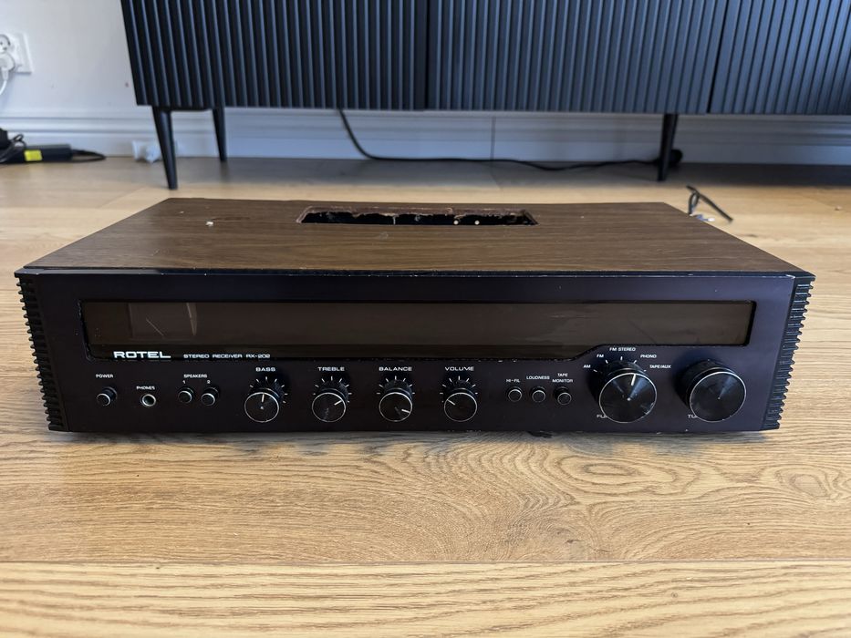 Amplituner Rotel RX-202