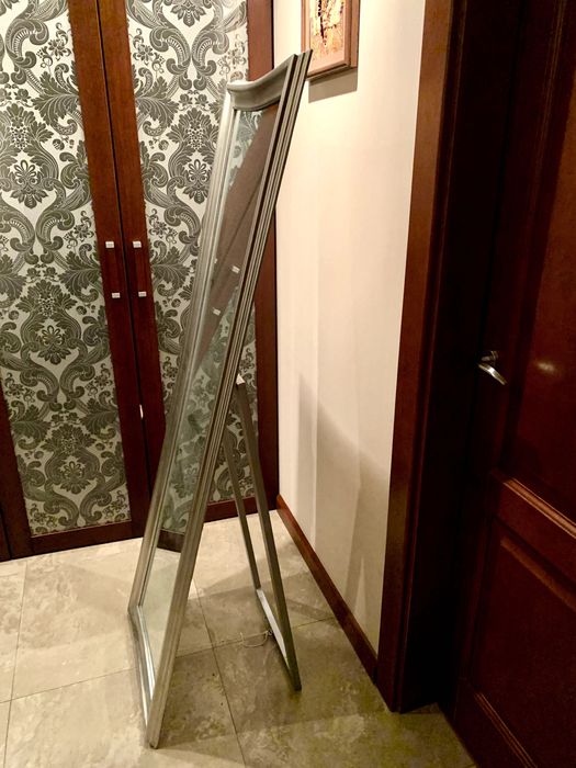 Piękne lustro stojące / wiszące