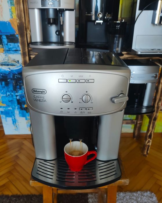 Кавомашина /кавоварка /кофемашина  Delonghi 2600 ECO з Німеччини ідеал