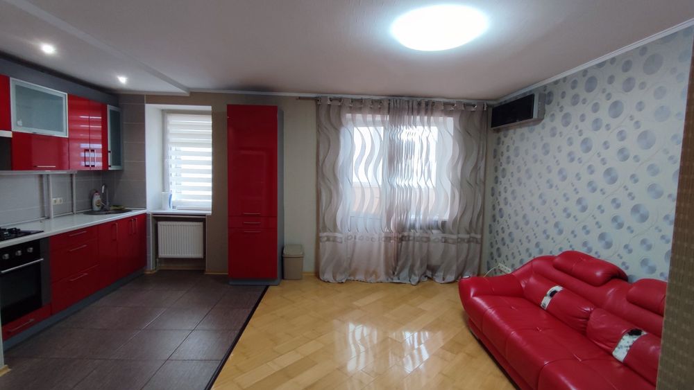 Продам 3-х .к.кв . Район  Сільпо!