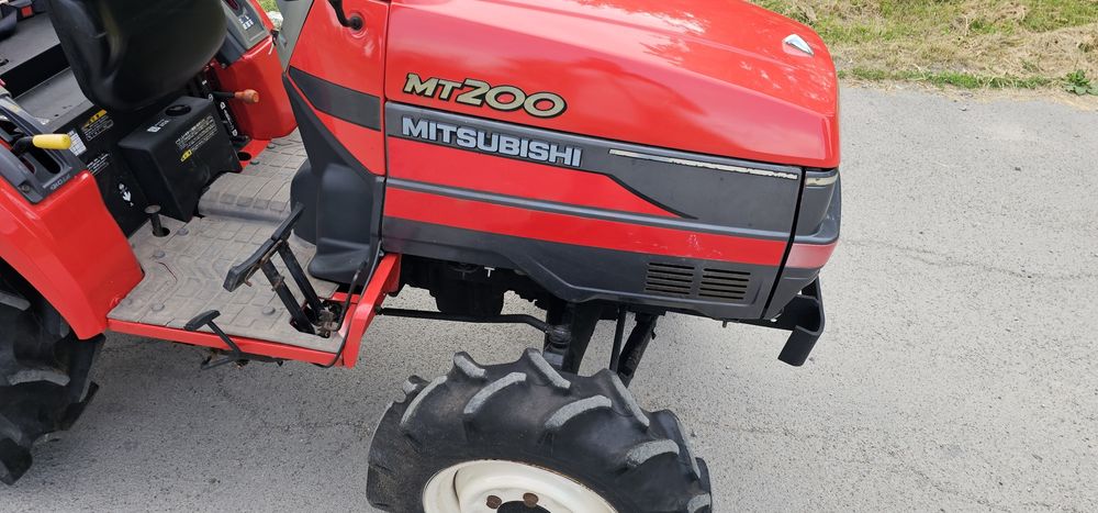 Mitsubishi MT 200 Трактор Мінітрактор