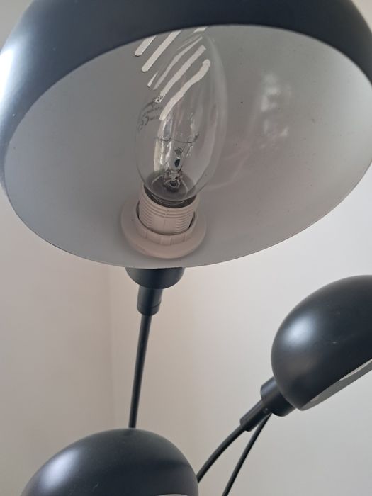 Lampa podłogowa czarna