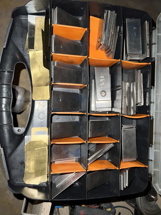 Caixa palhetas para justar moldes