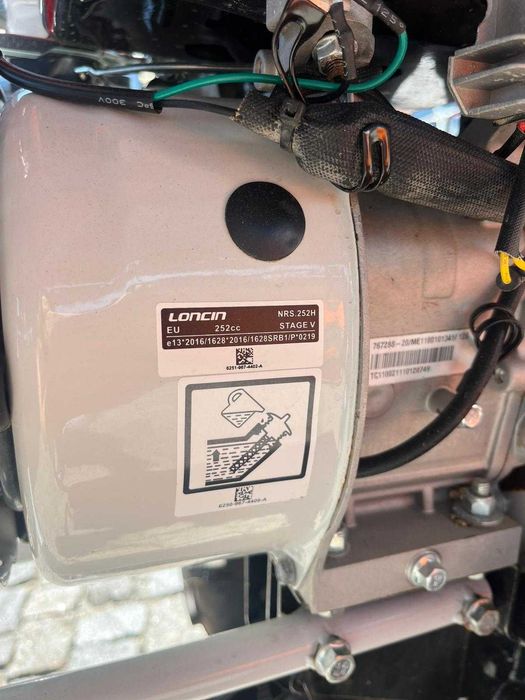 Motoenxada a gasolina STIHL MH 700 - Usada