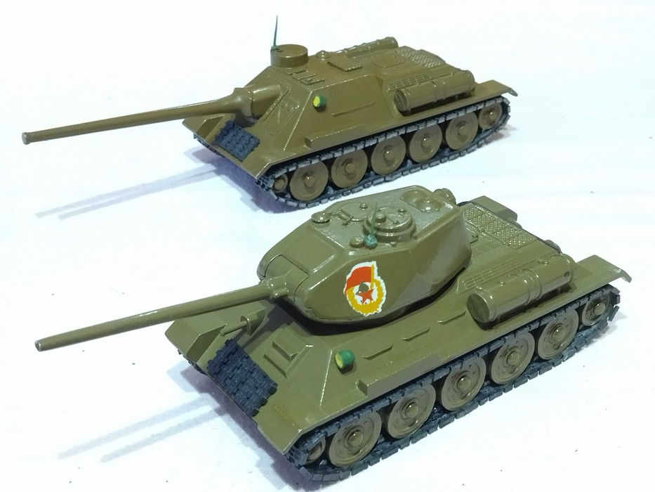 Танк Т-34 Модель 1:43 Танк СУ-100 М1:43