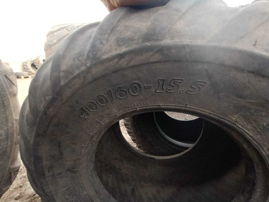 Opona rolnicza 400/60-15.5 BKT Traction 882 przyczepa tanem beczka