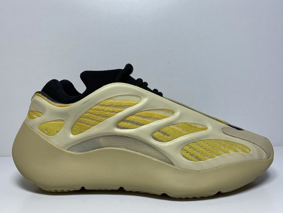 40-25см ОРИГІНАЛ 100% Кросівки ADIDAS YEEZY 700 V3 Safflower G54853