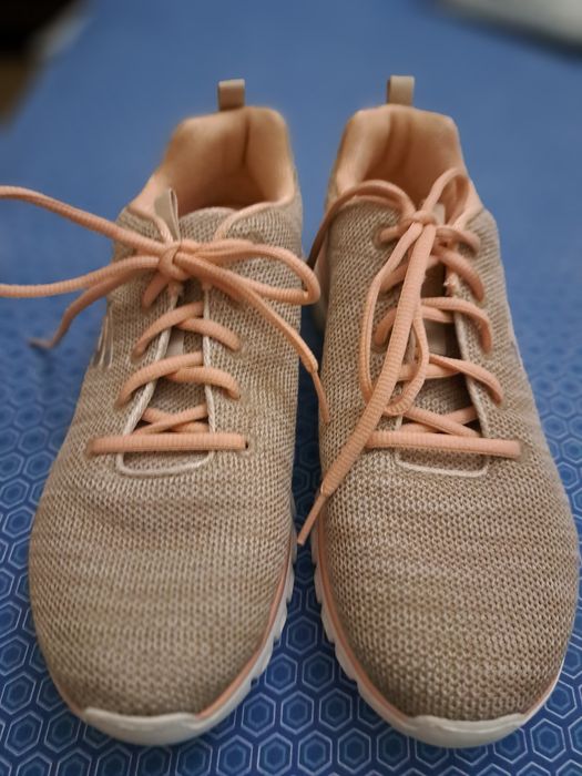 Vendo sneakers cremes