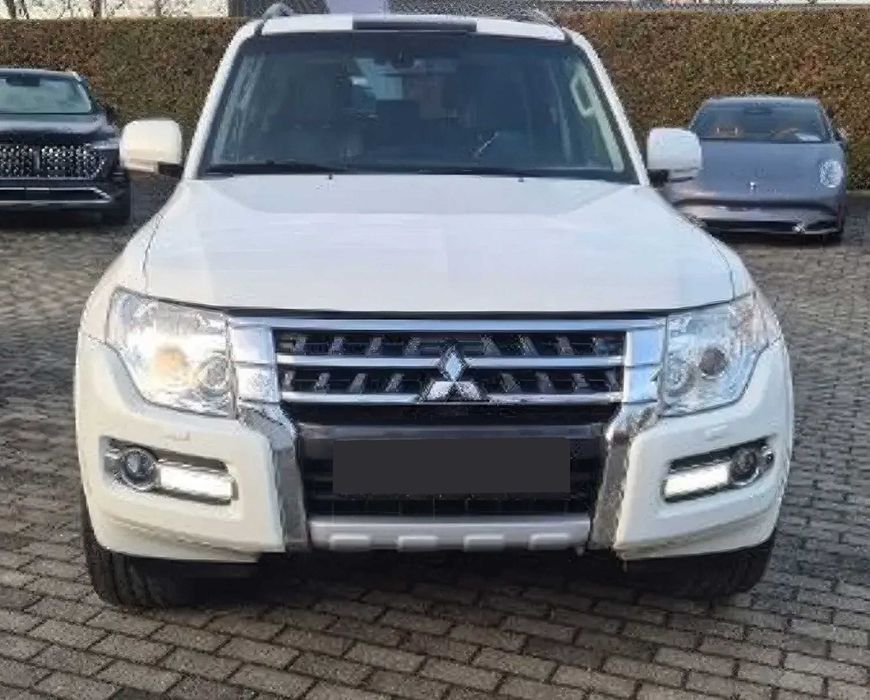 Mitsubishi Pajero      2017