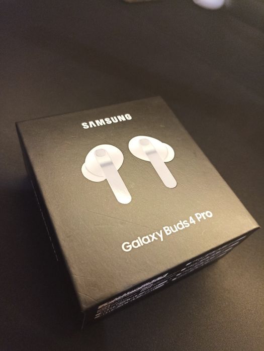Samsung buds 4 pro white
