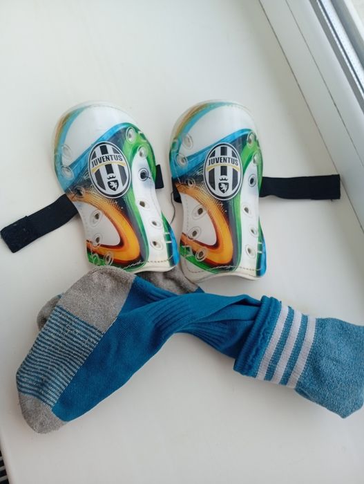 Щитки захисні футбольні