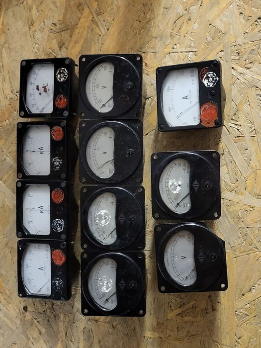Zestaw 11 sztuk E8021 M4200 stary miernik tablicowy zegar woltomierz amperomierz agregat  bocznik radmor meratronik  zopan radiostacja loft vintage