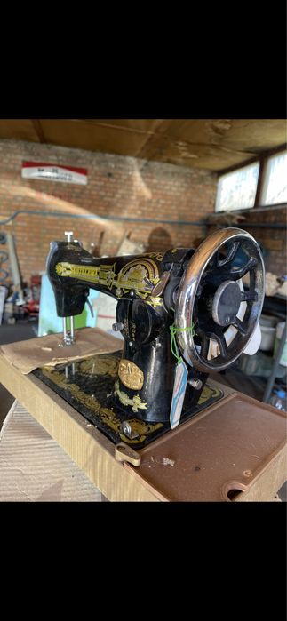 Машинка швейная