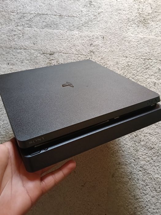 Consola PS4 Slim