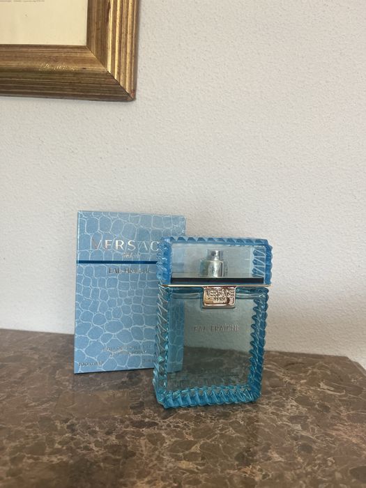 Versace perfum .