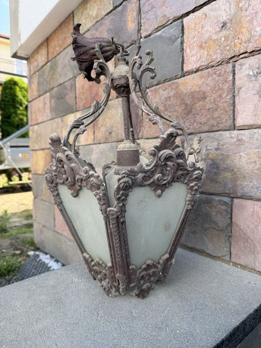 Lampa dekoracyjna na zewnątrz